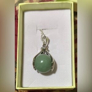 Elegant 925 Silver and Green Onyx Pendant Necklace